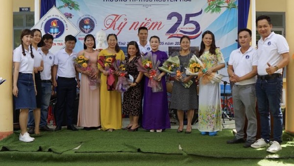  25 năm trở về mái trường xưa…!