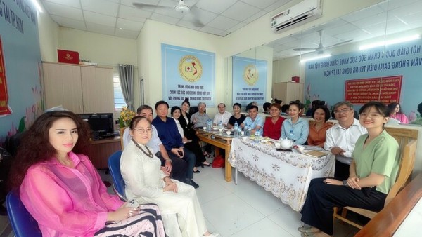 Chủ tịch Hội Giáo dục chăm sóc sức khỏe cộng đồng Việt Nam Nguyễn Hồng Quân thăm và làm việc tại Văn phòng đại diện Hội phía Nam