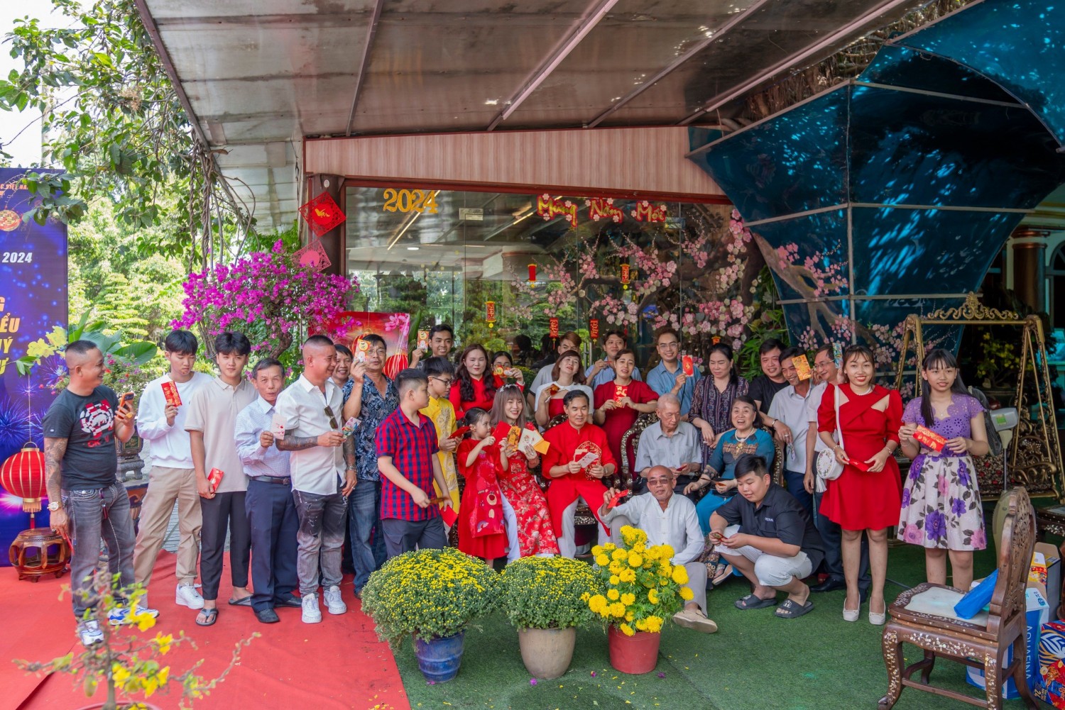 Đại gia đình Cao Gia Trang họp mặt mồng Một Tết âm lịch hằng năm