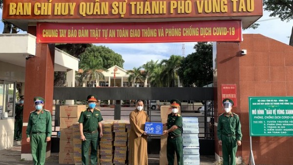 BRVT: Chùa Liên Trì hỗ trợ nhu yếu phẩm cho Ban Chỉ huy Quân sự thành phố Vũng Tàu