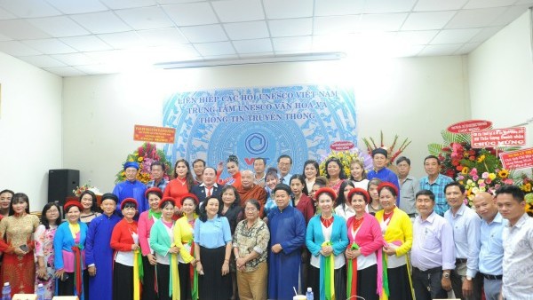 Trung tâm UNESCO Văn hoá và Thông iin Truyền thông họp mặt tổng kết hoạt động và triển khai phương hướng năm 2022