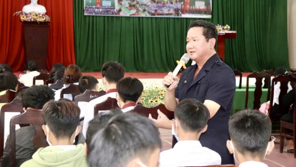 Luật gia - Nhà báo Hồ Minh Sơn “Học đúng ngành, làm đúng nghề, hạnh phúc tương lai”