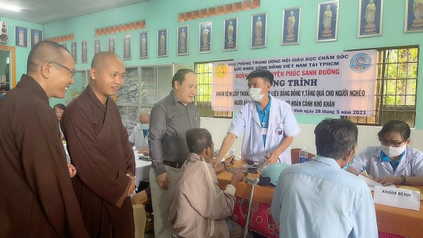 KHÁM BỆNH CẤP THUỐC MIỄN PHÍ TẶNG QUÀ CHO NGƯỜI NGHÈO TẠI TRÀ VINH VÀ ĐỒNG THÁP
