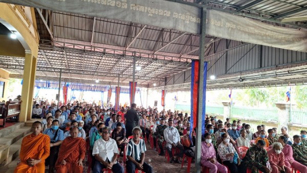 Khám và mổ mắt từ thiện của Đoàn y, bác sĩ Trung tâm Mắt Sài Gòn Hikari tại tỉnh Kampot, Campuchia