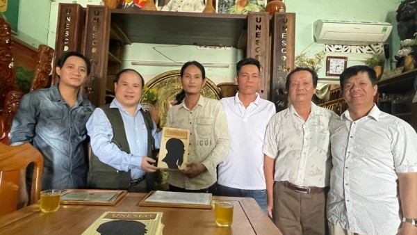 Gặp gỡ người sưu tầm tiền cổ tại Lagi, Bình Thuận