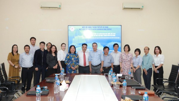 TỔ CÔNG TÁC NGÂN HÀNG NHÀ NƯỚC VIÊT NAM LÀM VIỆC VỚI HIỆP HỘI NHỰA THÀNH PHỐ HỒ CHÍ MINH.