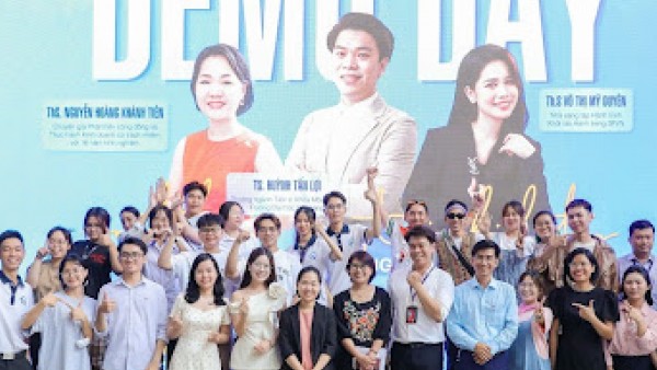 KOL Võ Thị Mỹ Duyên đồng hành cùng Ra Khơi 2025 tại Đại học Văn Lang nâng tầm ý tưởng khởi nghiệp