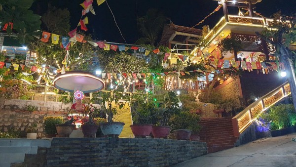 Linh thiêng đêm vía Bà Chúa Xứ ở Đảo Bình Hưng